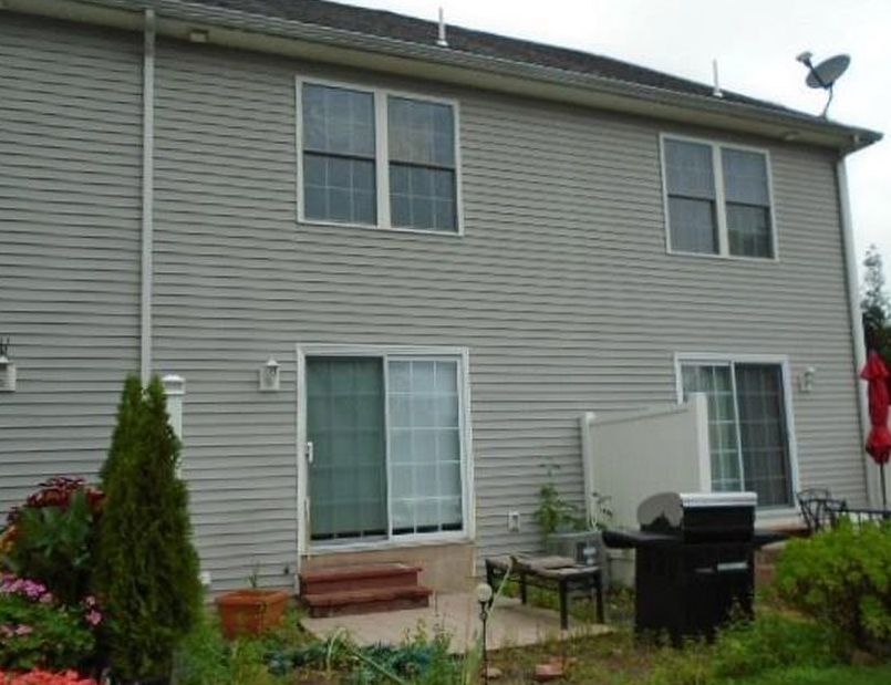 Pierremount Ave Unit B, New Britain, CT Ejecucion 101,000 2 DO/ 3 BA
