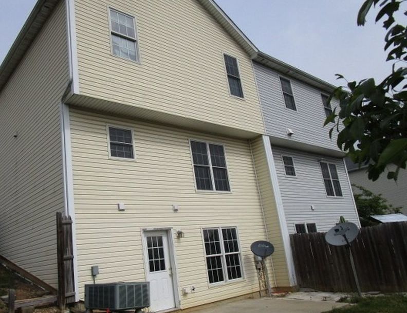 Bethany Ct, Harrisonburg, VA Ejecucion 147,000 3 DO/ 2 BA Lista de