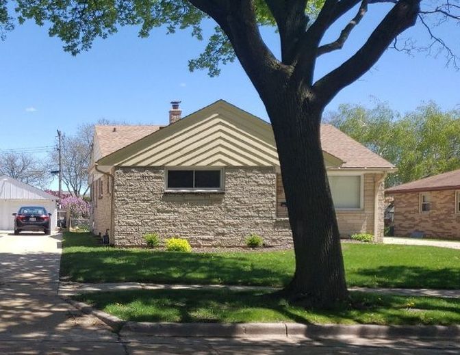 S 21st St, Milwaukee, WI Preejecucion 191,972 3 DO/ 2 BA Lista de