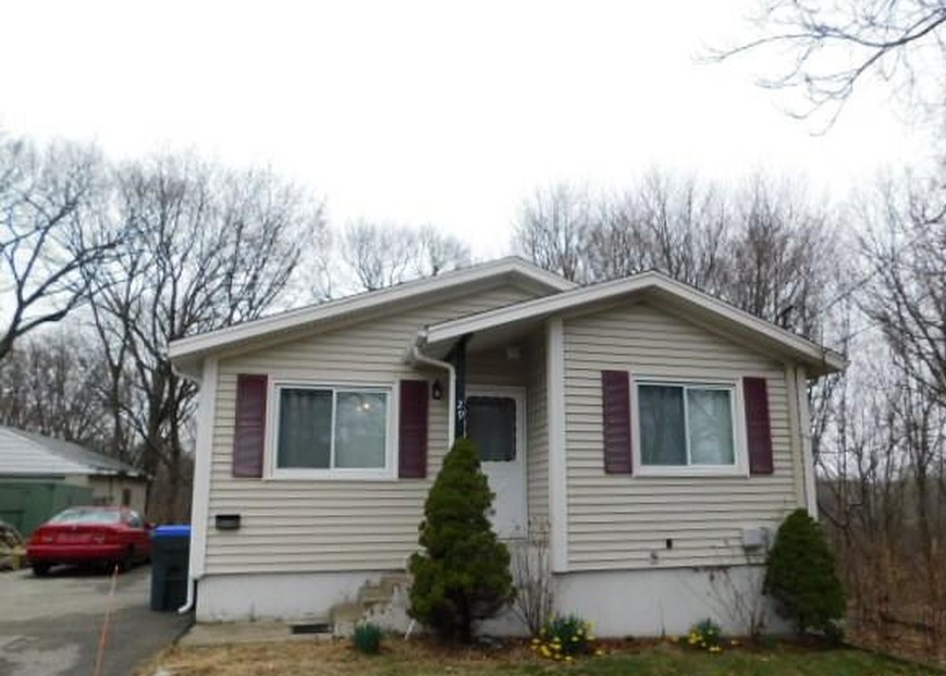 Burton St, Providence, RI Preejecucion 143,600 3 DO/ 1 BA Lista