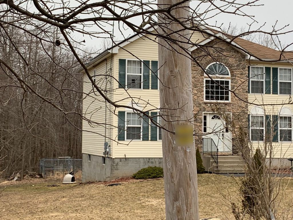 White Birch Dr, Long Pond, PA Preejecucion 210,400 4 DO/ 2.5 BA Lista de Preejecucion