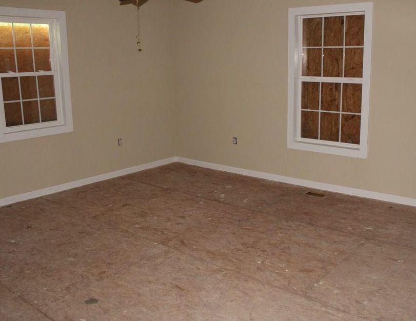 Mauldin Ave, Columbia, SC Preejecucion 188,700 3 DO/ 3 BA Lista