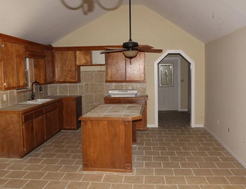 Mauldin Ave, Columbia, SC Preejecucion 188,700 3 DO/ 3 BA Lista