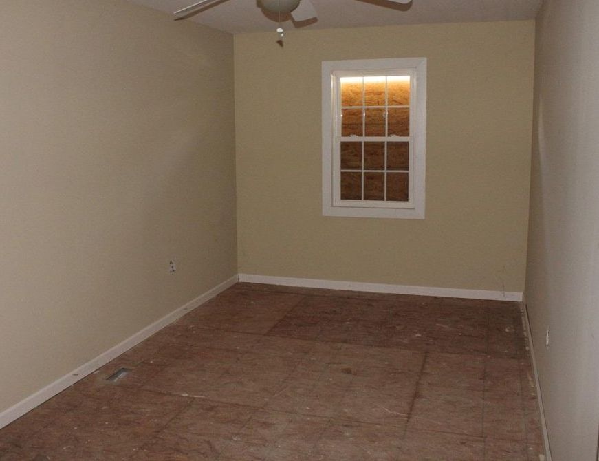 Mauldin Ave, Columbia, SC Preejecucion 188,700 3 DO/ 3 BA Lista