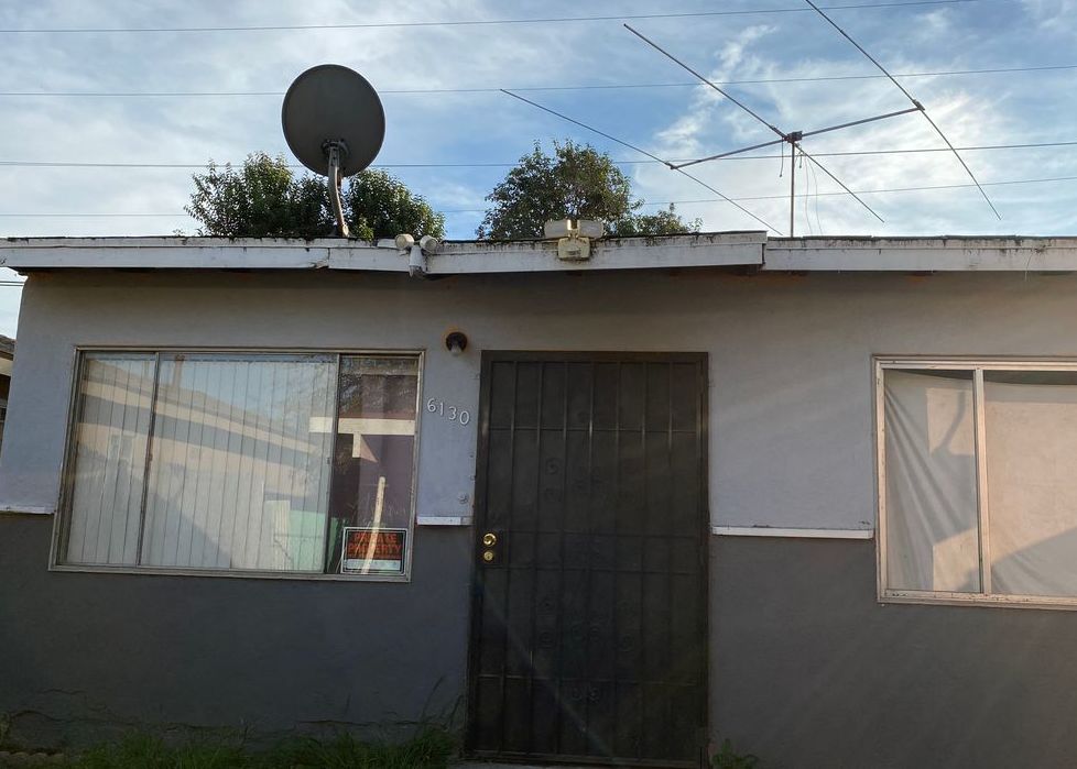 Gallant St, Bell, CA Preejecucion 269,800 8 DO/ 8 BA Lista de Pre