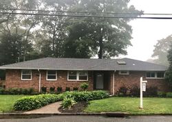 Ejecucion Geery Ave - Holbrook, NY