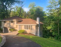 Ejecucion River Pkwy - Briarcliff Manor, NY