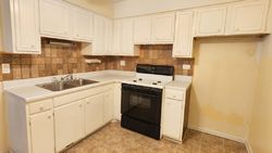 Ejecucion N Rogers Ave Apt 308 - Chicago, IL