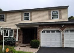 Ejecucion Woodview Ln - Centereach, NY