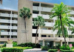 Pre-ejecucion Kings Point Dr Apt 112 - North Miami Beach, FL