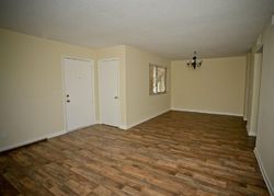 Pre-ejecucion Bush River Rd Apt R4 - Columbia, SC