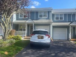 Pre-ejecucion Spruce Ln - Central Islip, NY