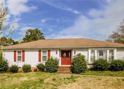  Briarcliffe Dr - Colonial Heights, VA