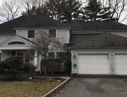  Circle Ln - Roslyn Heights, NY