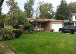  Westwood Dr - Madison Heights, MI