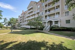  Shearwater Ct E Apt 57 - Jersey City, NJ